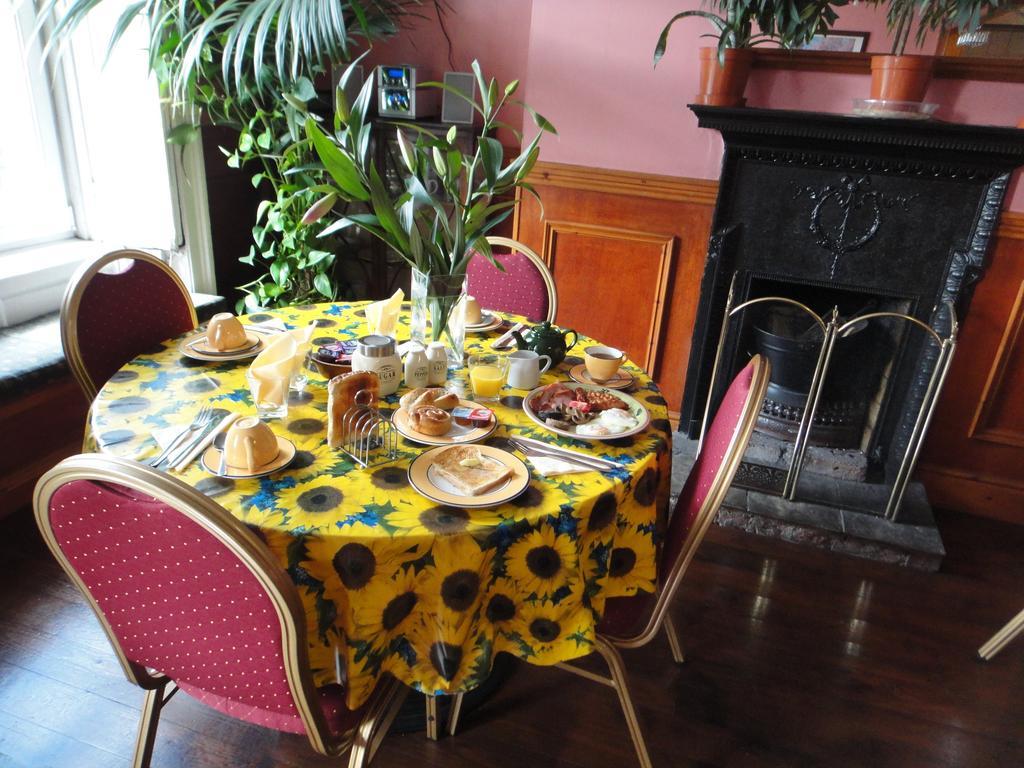 Inn On The Liffey Guesthouse Дублин Экстерьер фото