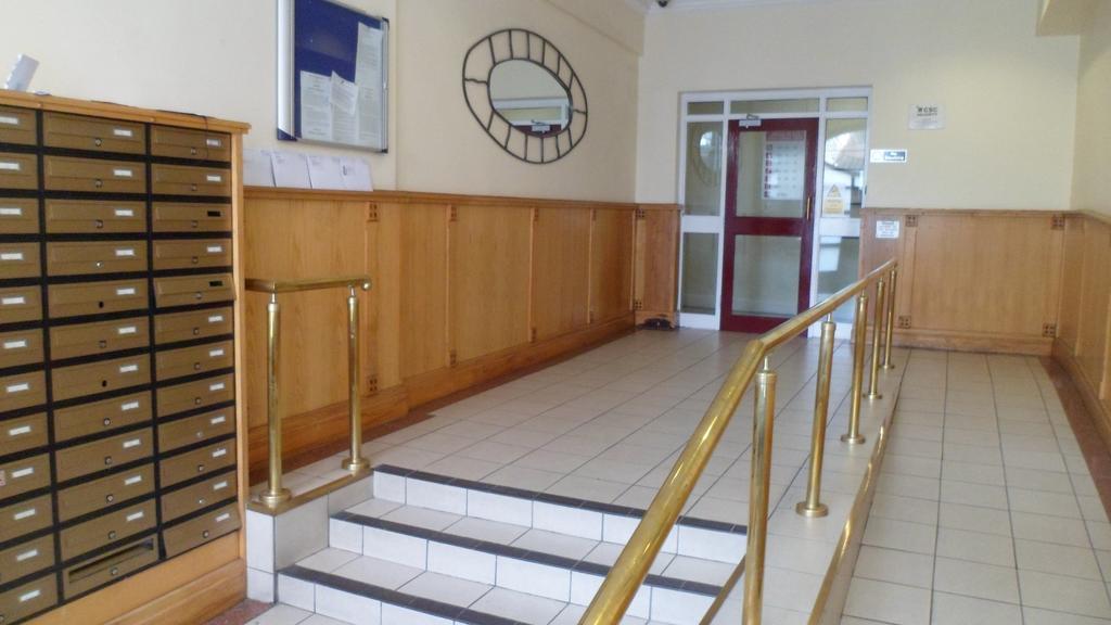 Inn On The Liffey Guesthouse Дублин Экстерьер фото